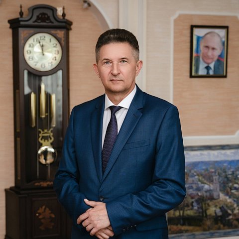 Поздравление ректора ЮЗГУ Сергея Емельянова с Днем защитника Отечества