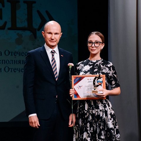 Студентка ЮЗГУ стала победителем фестиваля военно-патриотической песни 